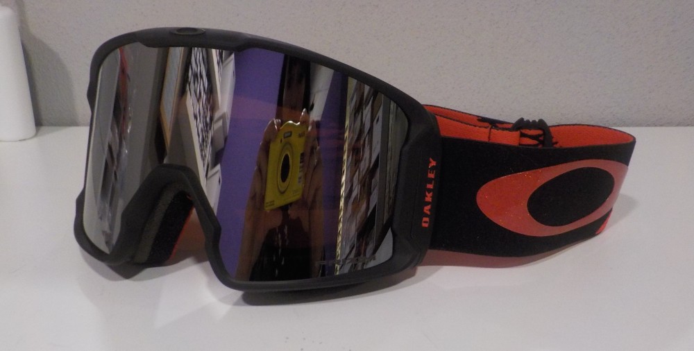 OAKLEY OO7070 41Harlaut sig classic1 LM